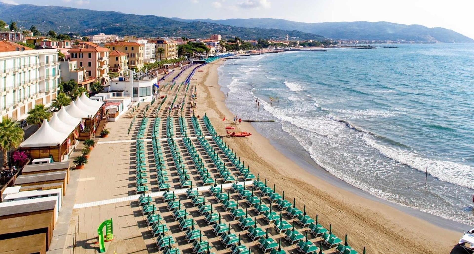 Casa Bisou Italia Wifi Et Parking Free Privato Villa Diano San Pietro Exteriör bild