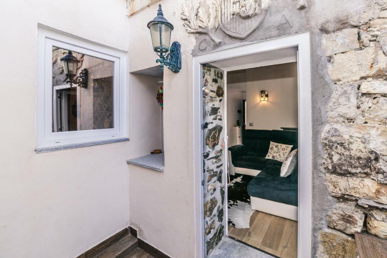 Casa Bisou Italia Wifi Et Parking Free Privato Villa Diano San Pietro Exteriör bild
